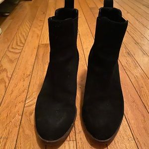 Gap suede Chelsea boot
